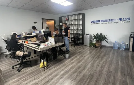 Huile de silicone diméthylique pour l'assouplissement des textiles